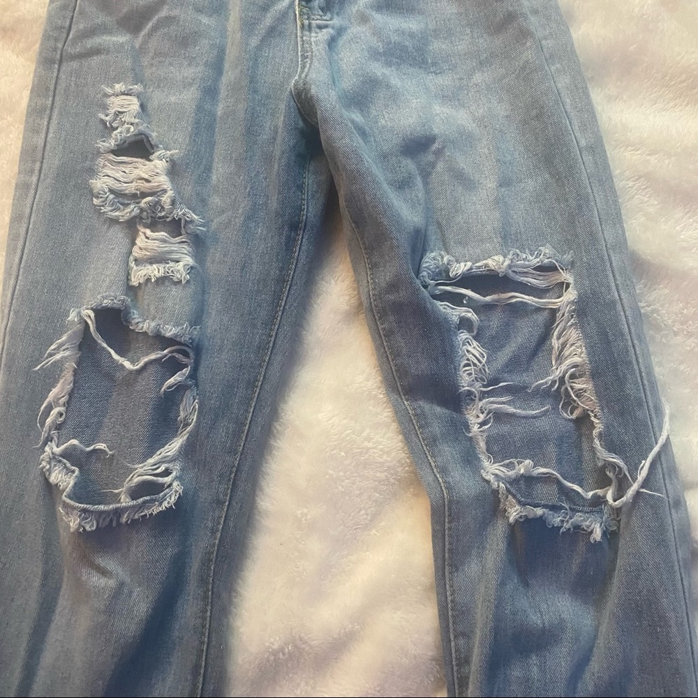 High waisted Ripped jeans - Picture 2 of 2